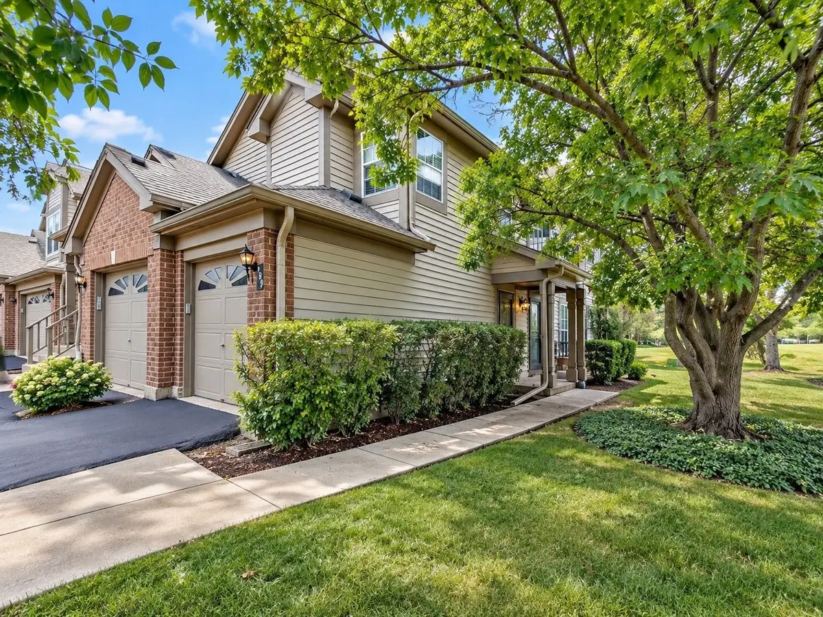 199 Old Oak Court W