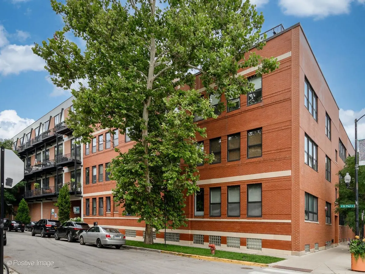 2012 W Saint Paul Avenue