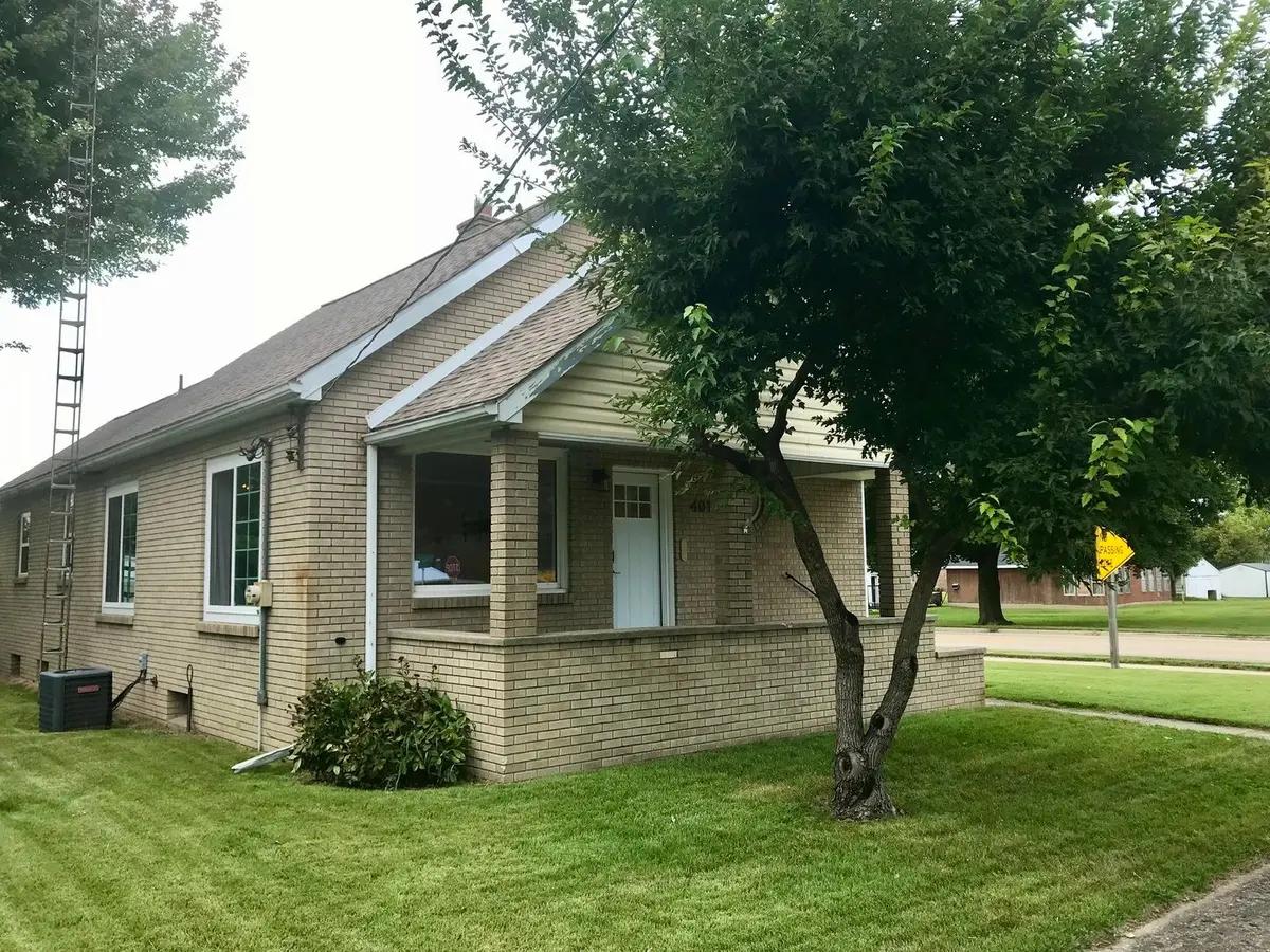 401 Oak Street