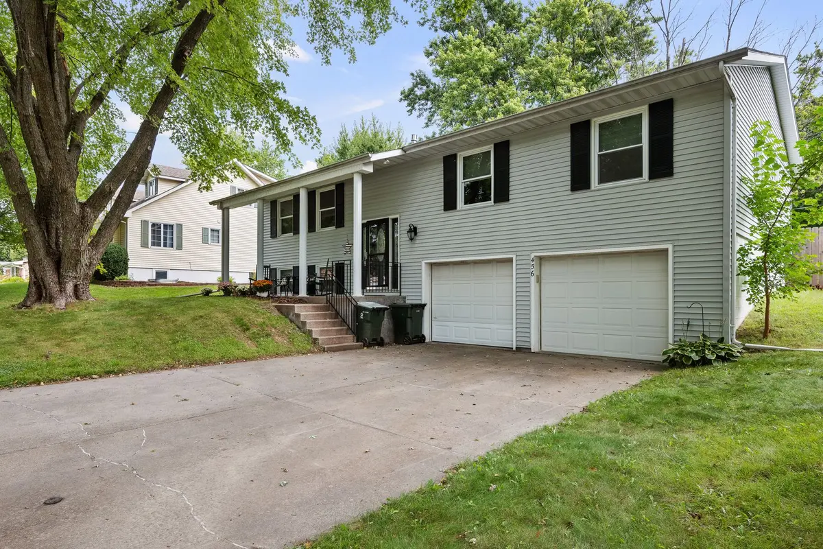 456 Oakwood Place