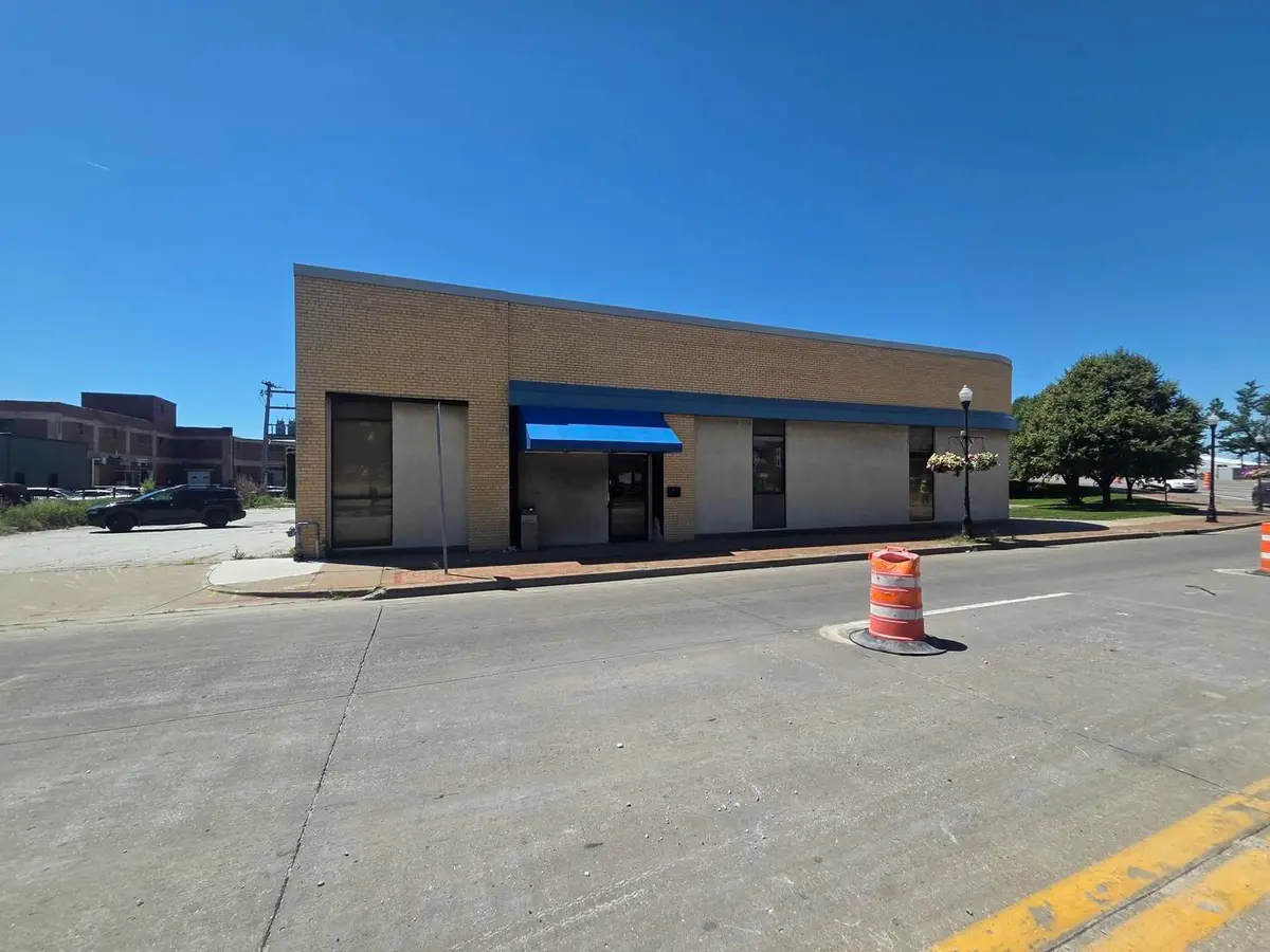 627 W 2nd Street