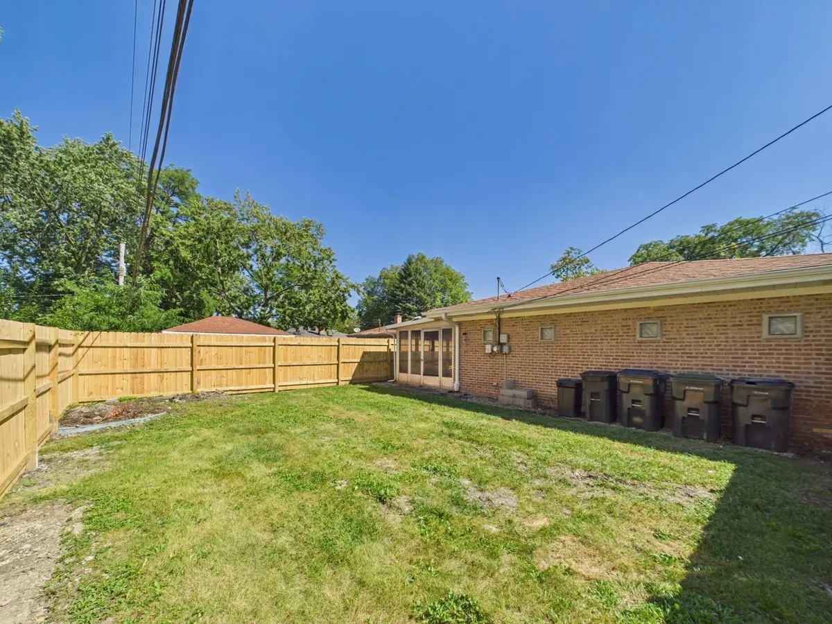 16712 Elm Street