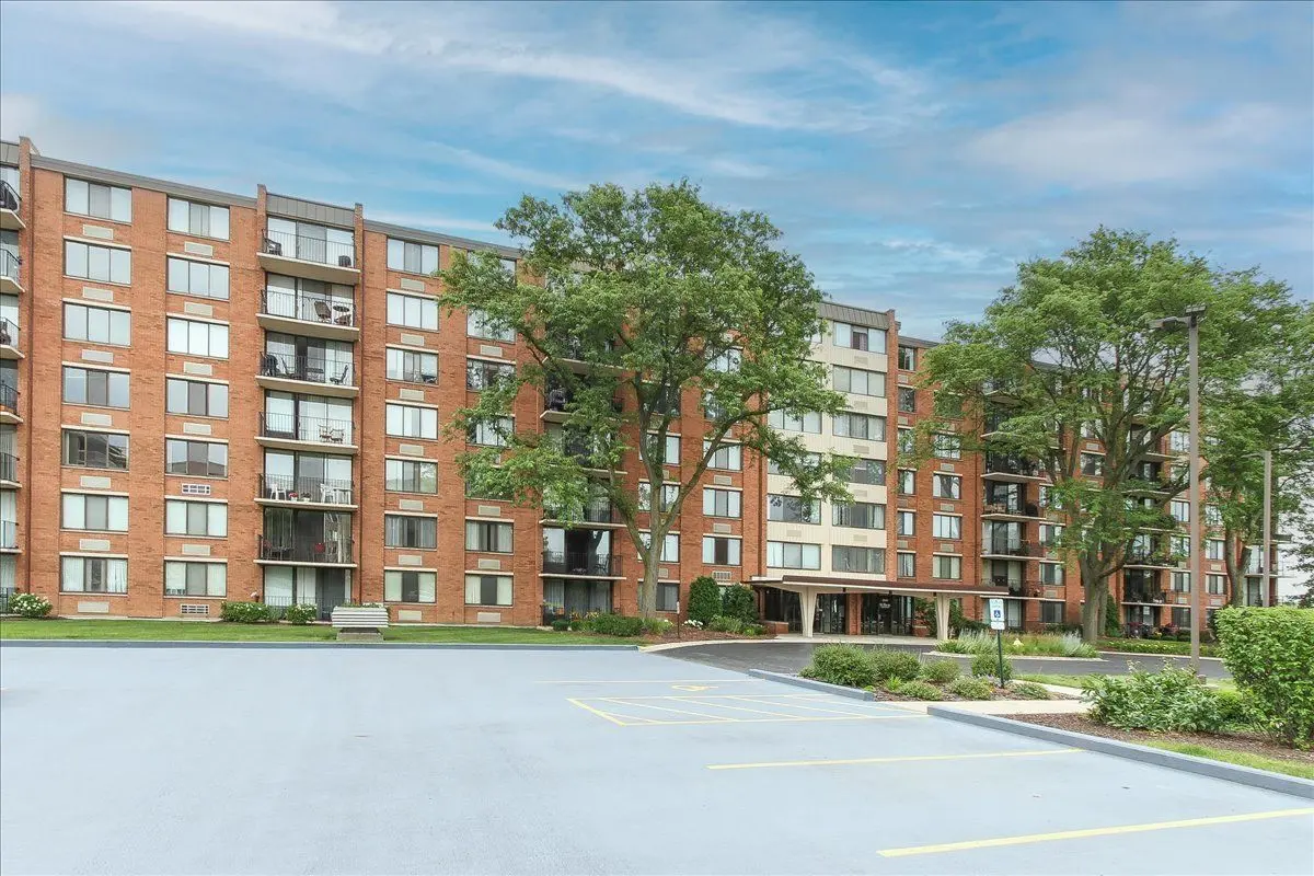 2000 Saint Regis Drive