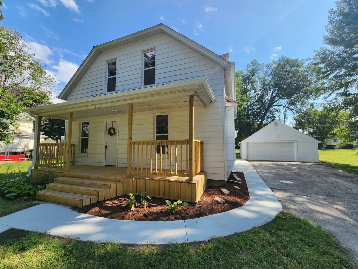 211 N Hickory Street