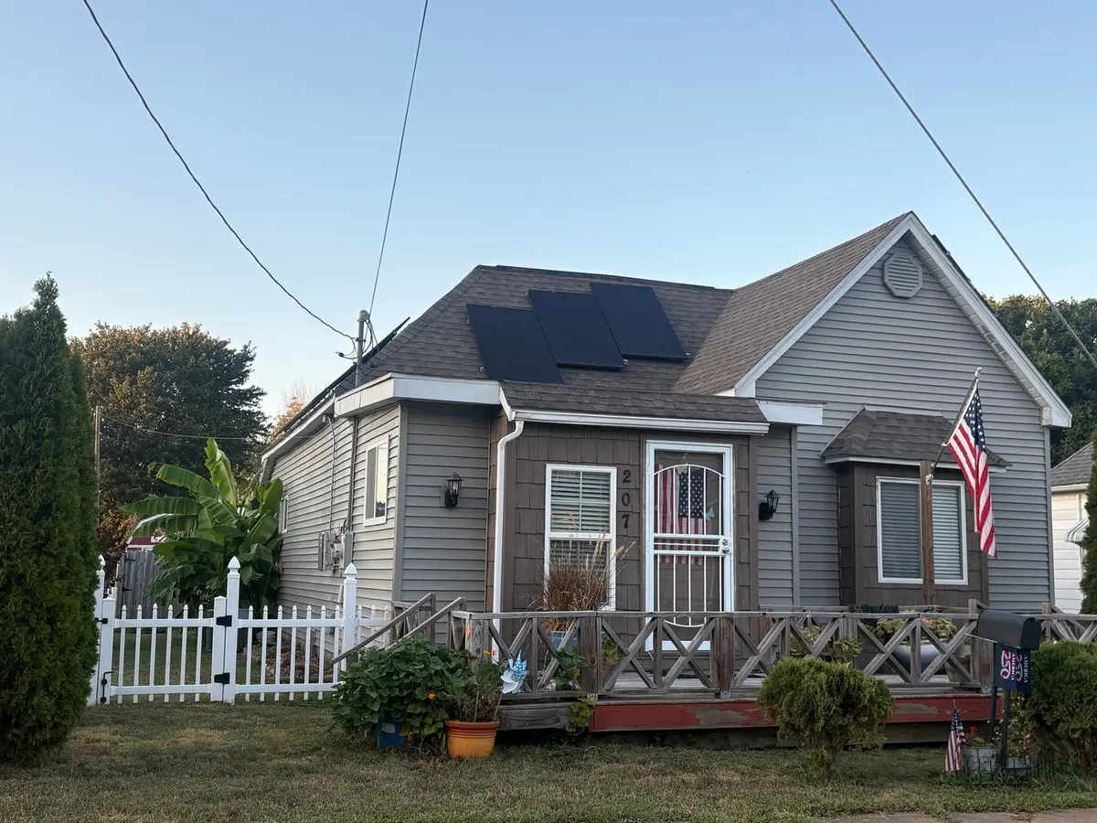 207 W Sylvia Avenue