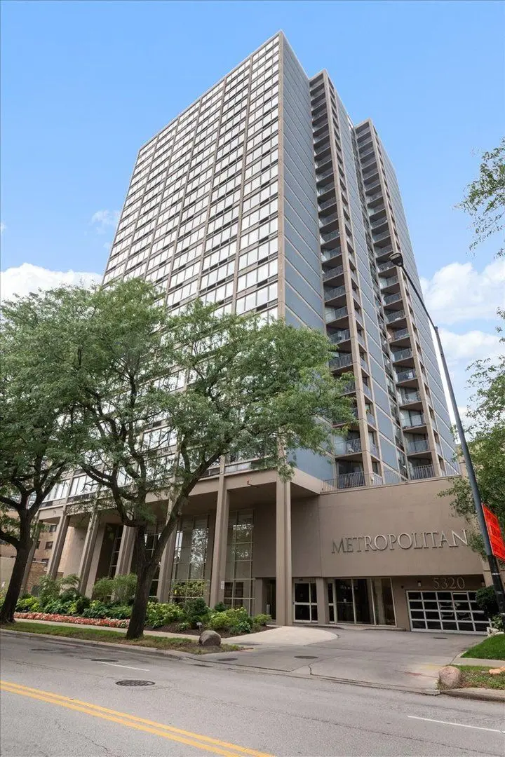 5320 N SHERIDAN Road