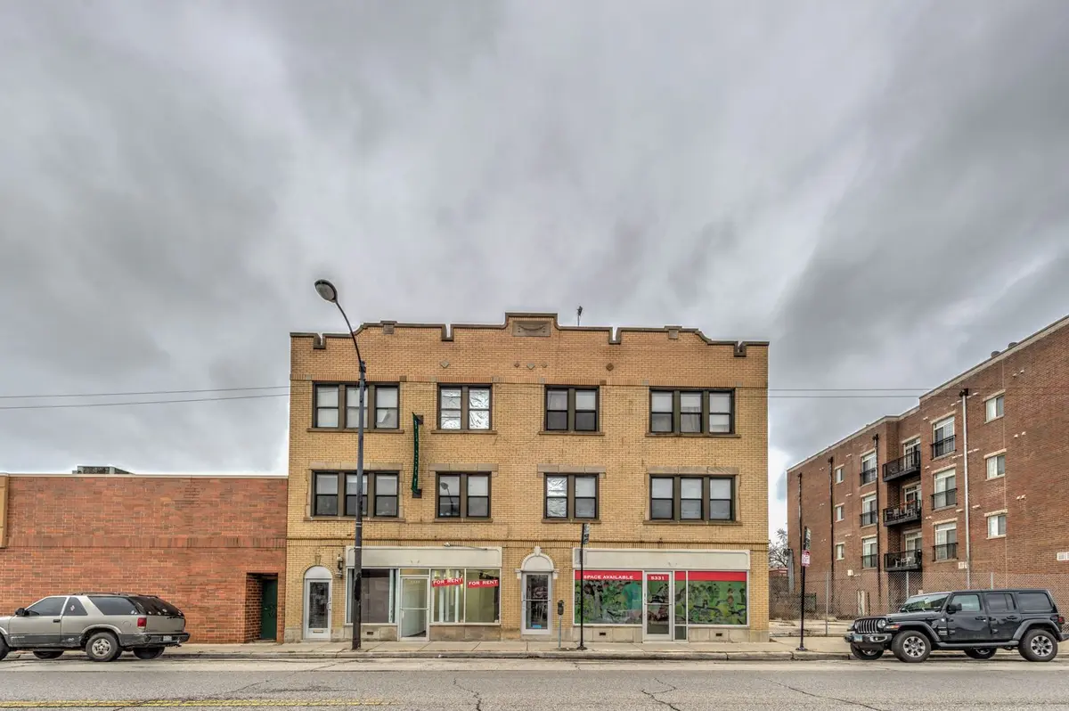 5331 N Lincoln Avenue