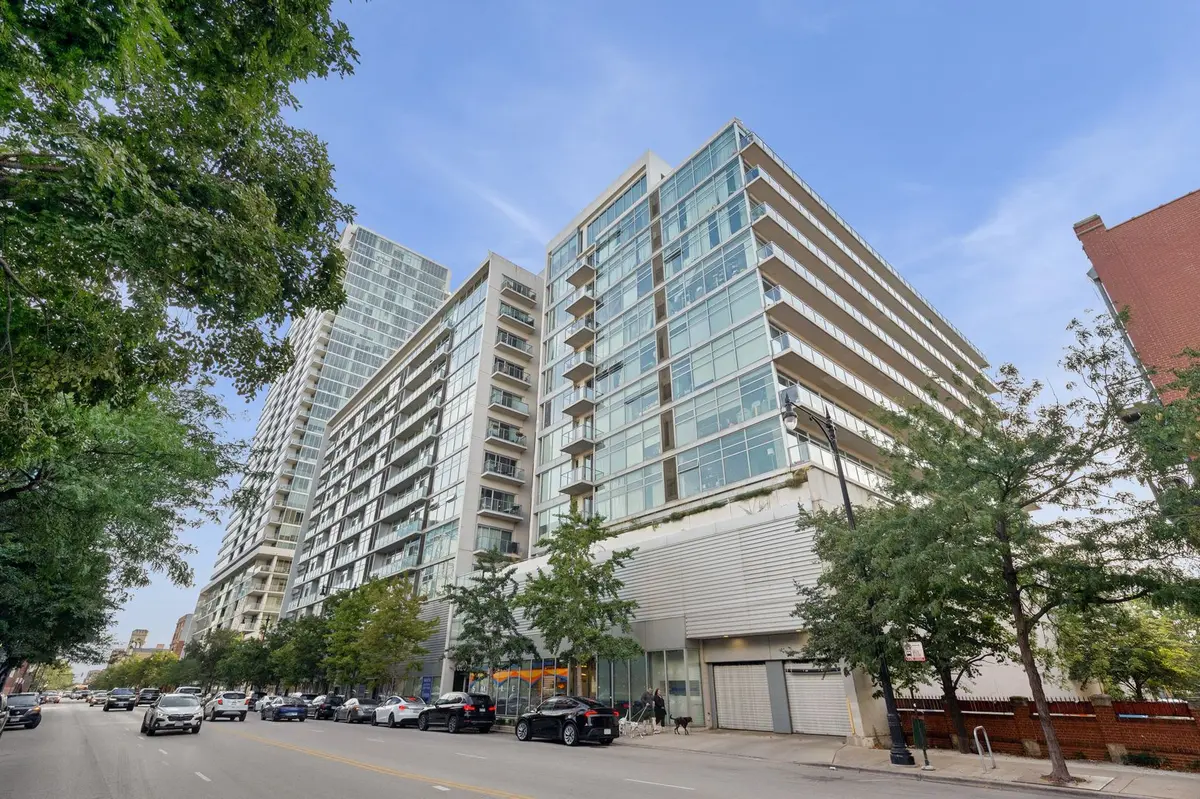 1620 S MICHIGAN Avenue