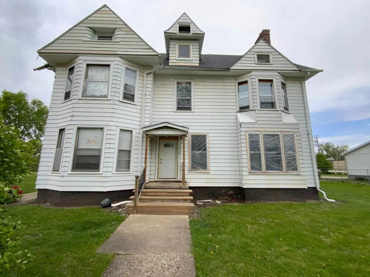 1218 N Walnut Street