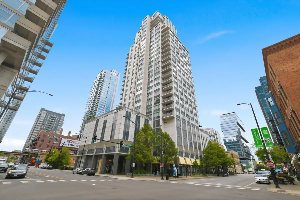200 W Grand Avenue