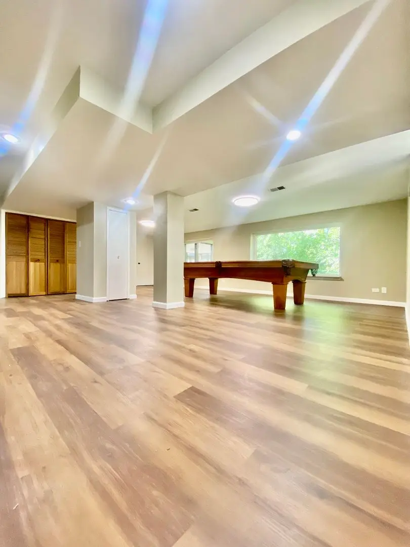 125 E Kimball Avenue
