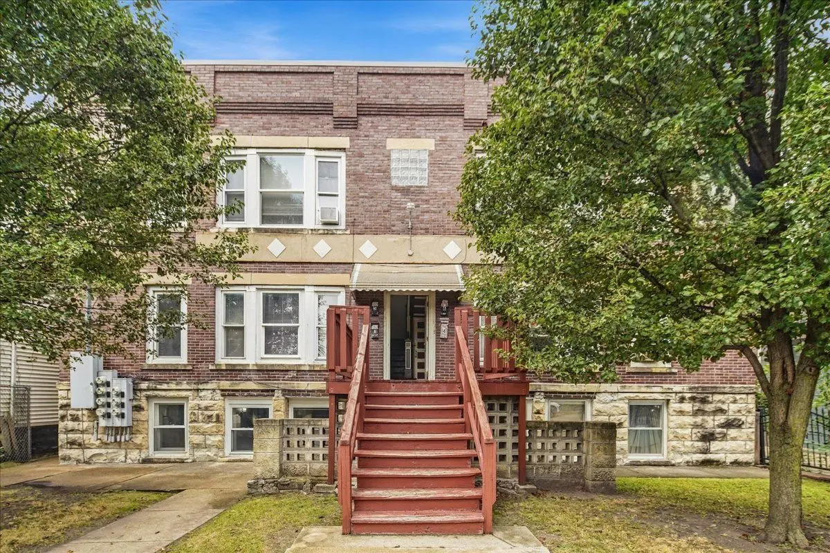 219 Youngs Avenue