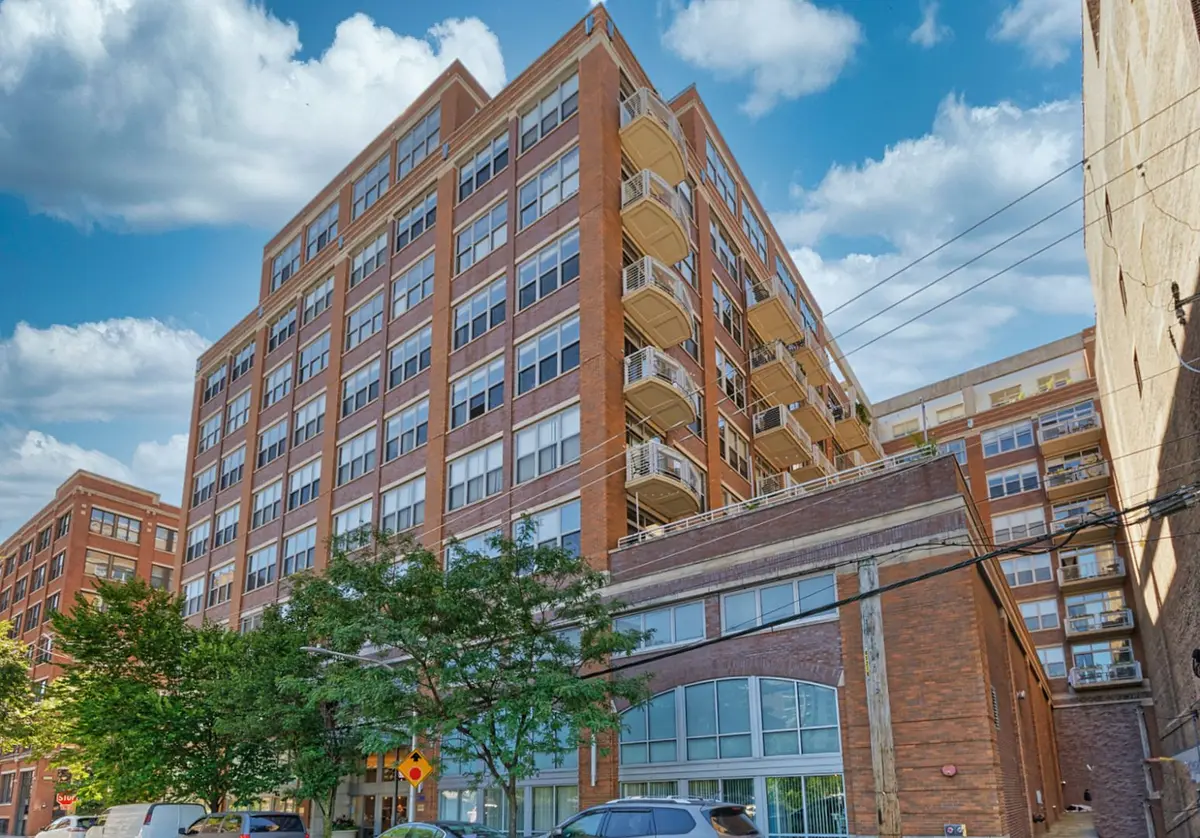 933 W Van Buren Street