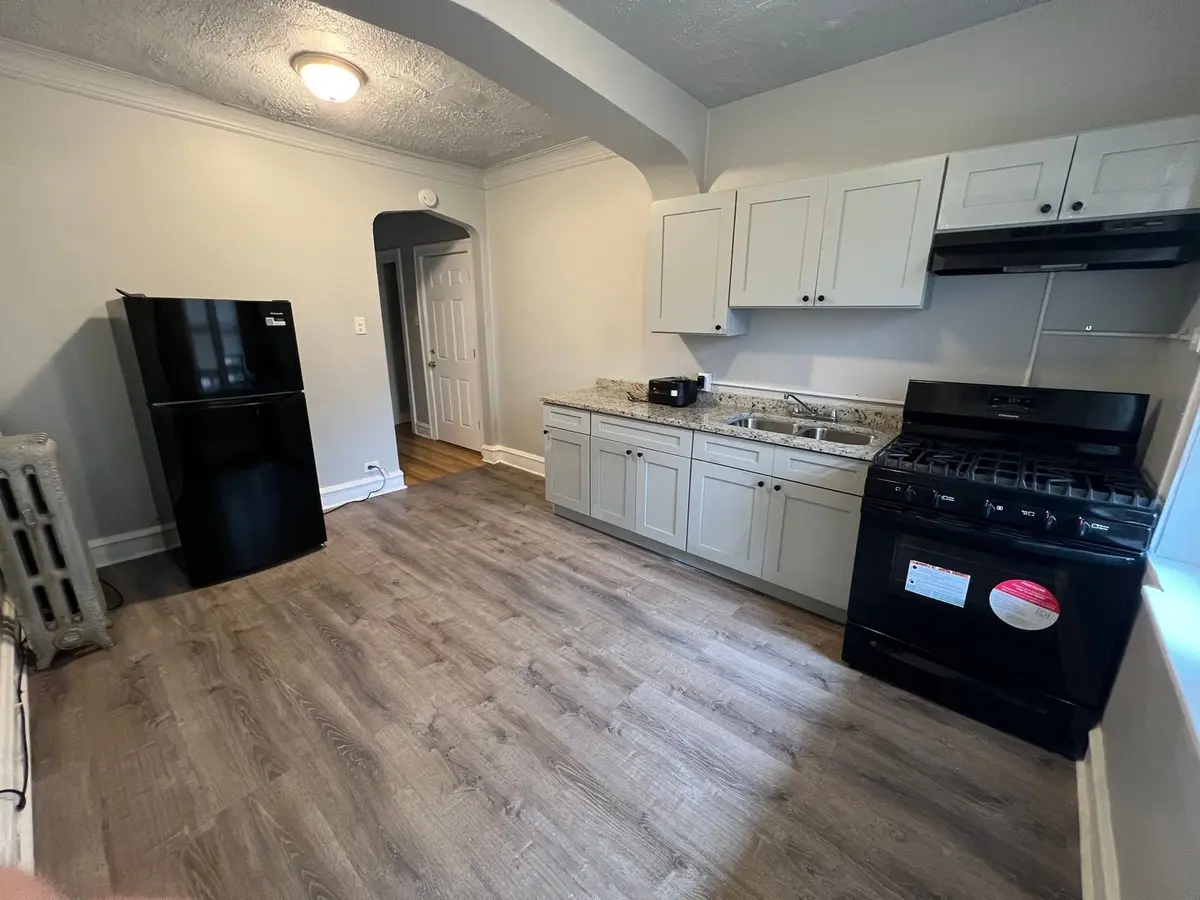 1441 W 93rd Street