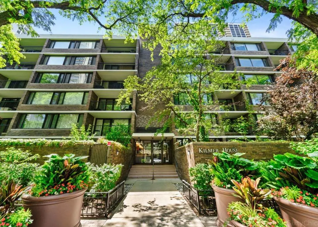 1555 N Sandburg Terrace