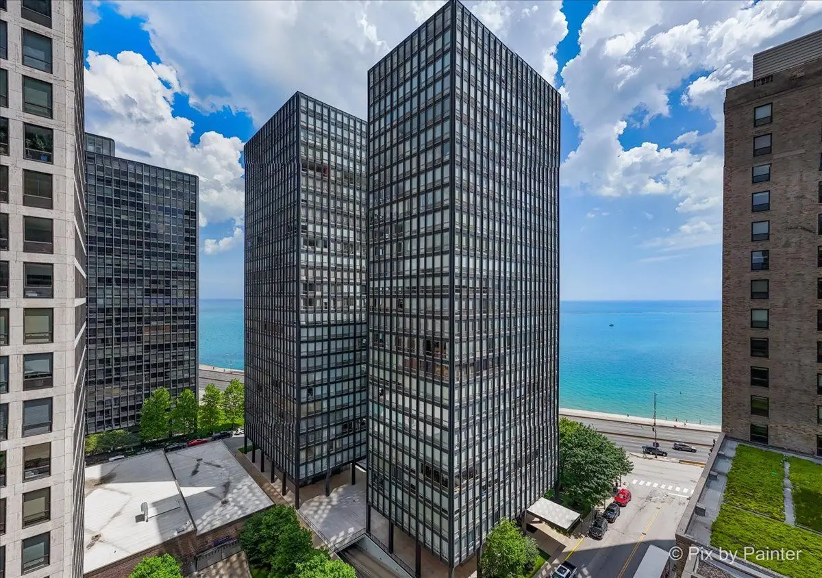 860 N LAKE SHORE Drive