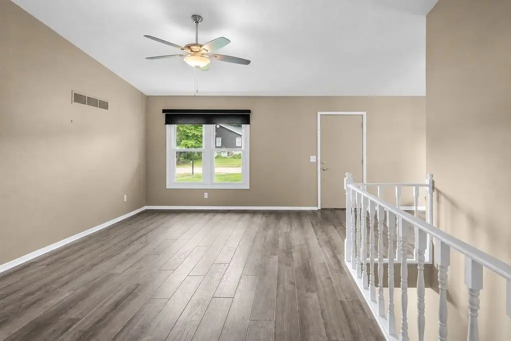 1503 W 46TH Place