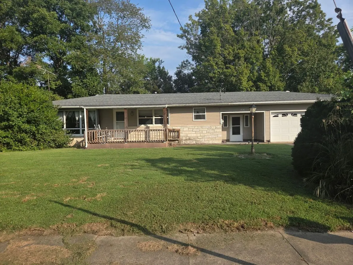 201 E 2nd Street