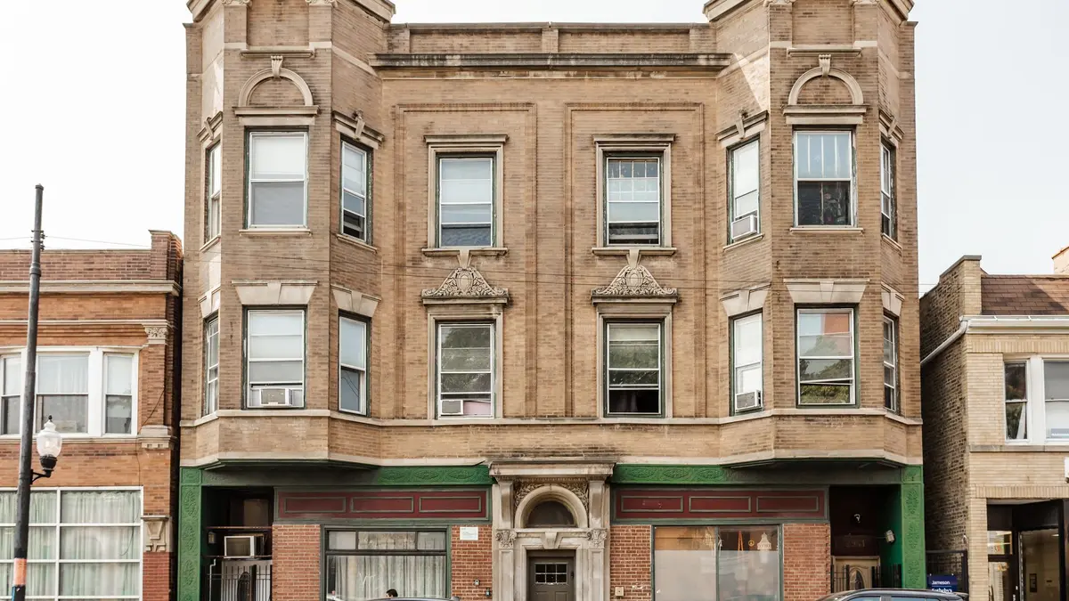 2939 W Belmont Avenue