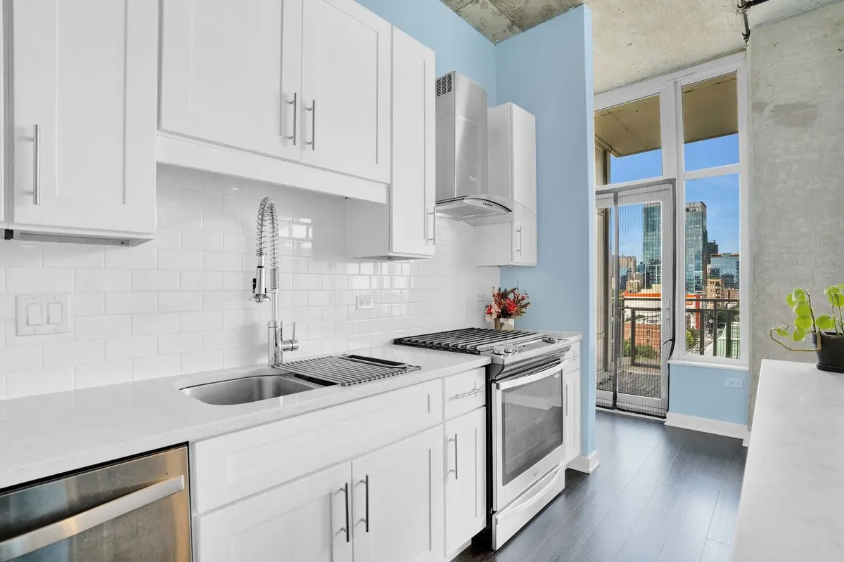 50 E 16th Street