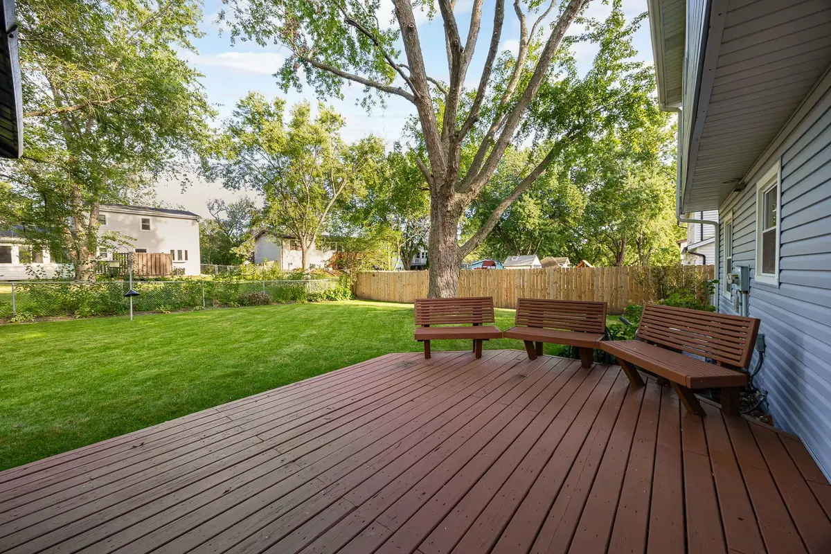 4431 Waubansie Lane