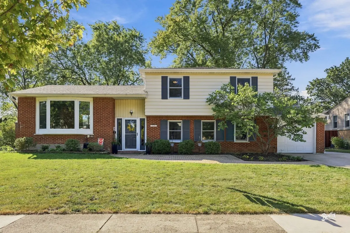 1341 E VIRGINIA Drive