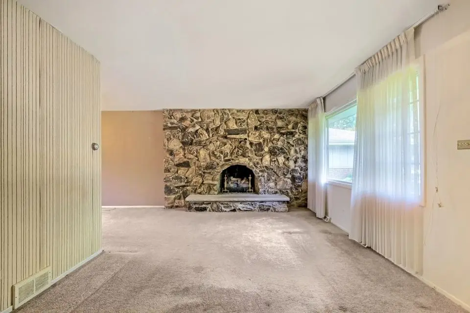 883 E Zinnia Lane