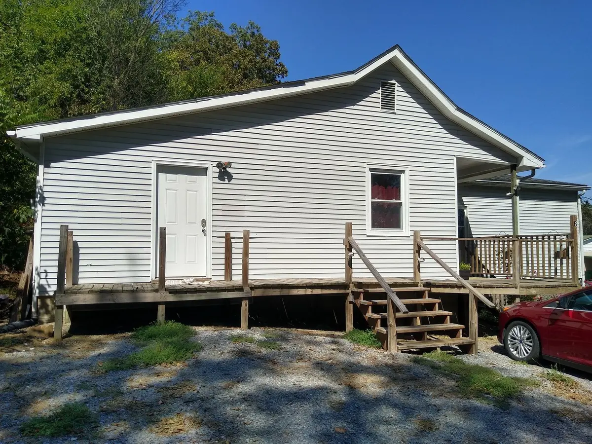 800 LOCUST Street