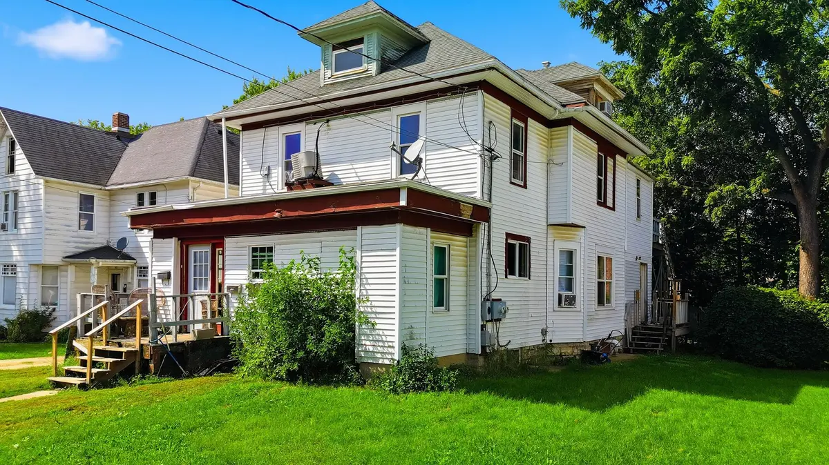 715 W 2nd