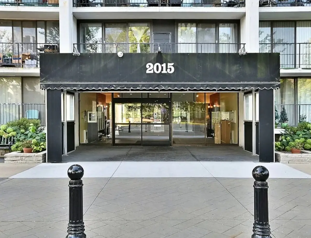 2015 Finley Road S