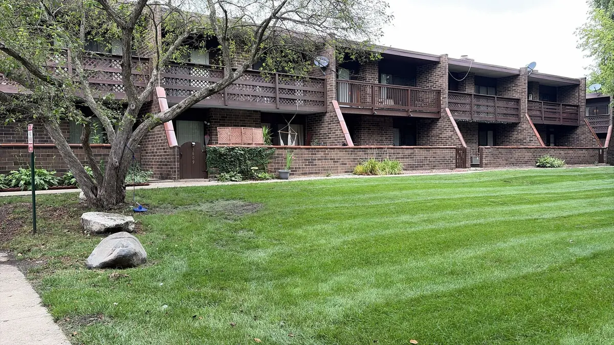 1607 Kenneth Circle