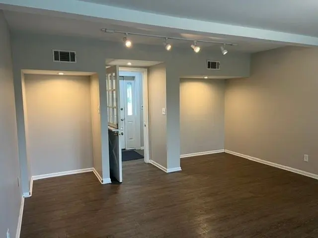 24252 W Main Street