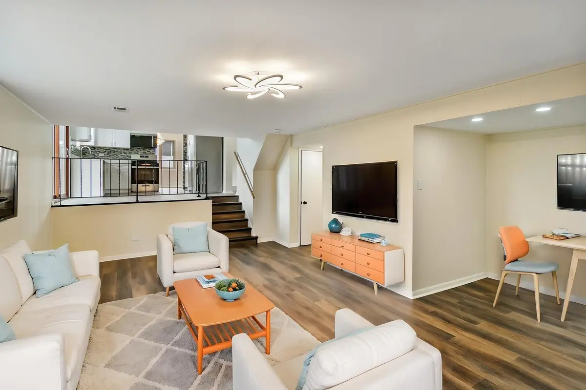 5916 W 127th Street