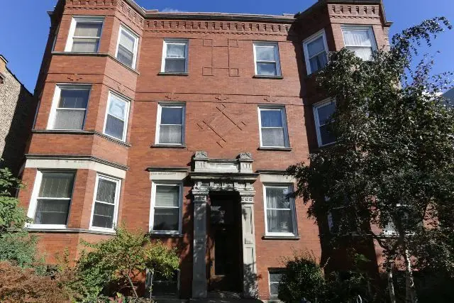 833 N ROCKWELL Street