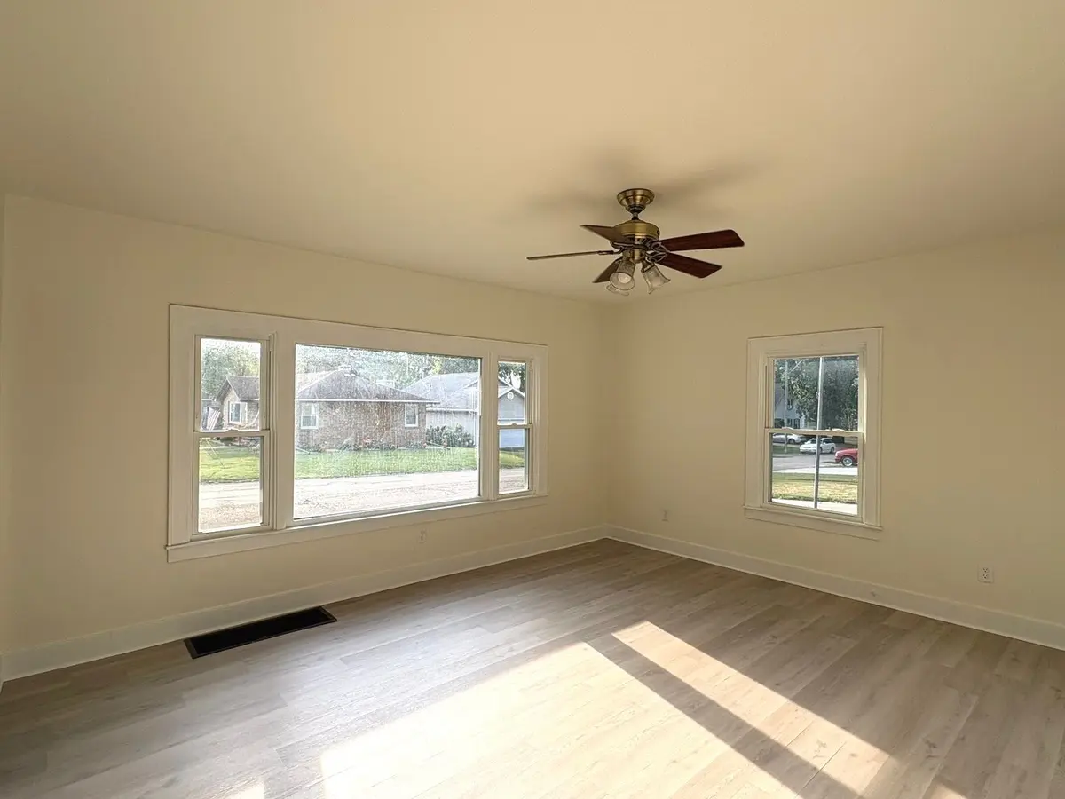 1249 Creve Coeur Street