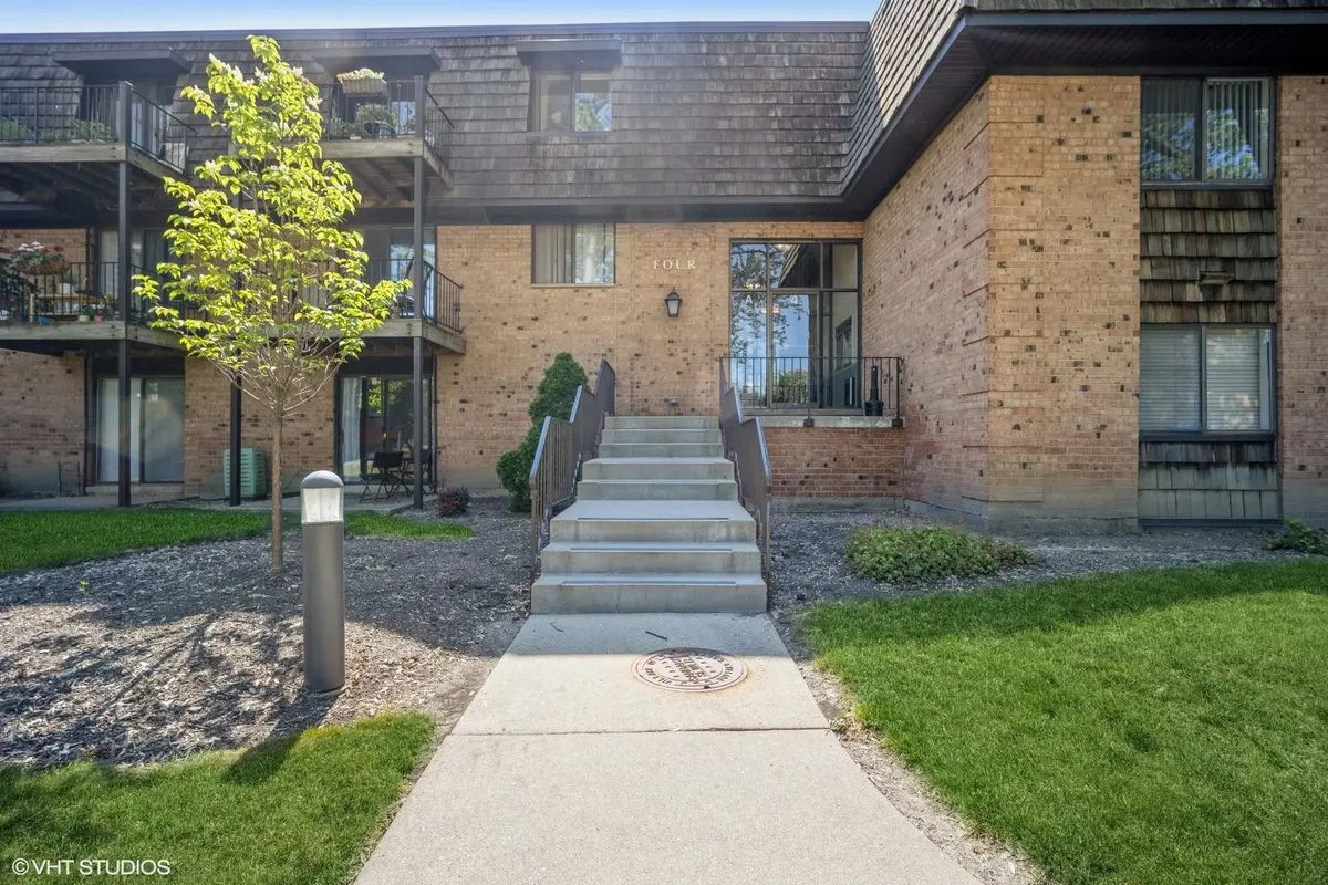 4 Oak Creek Drive