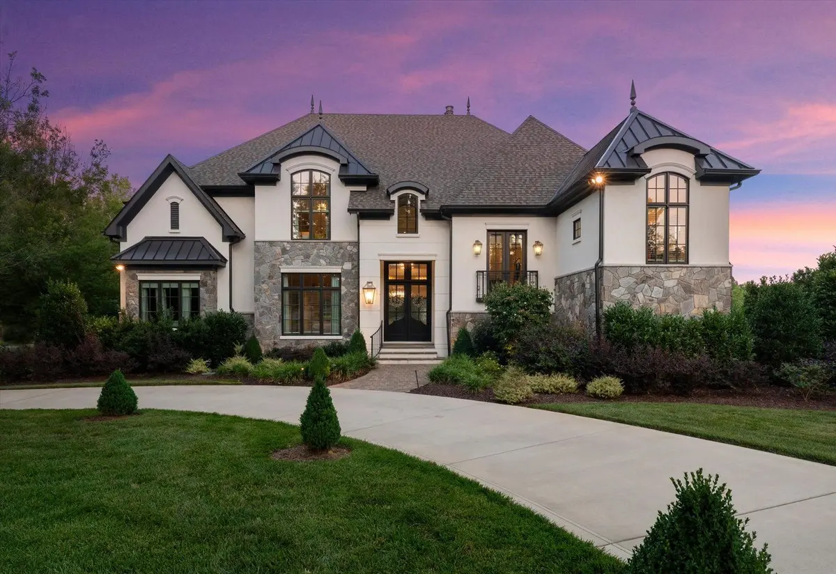 301 Skyecroft Way