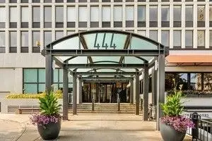 444 W FULLERTON Parkway