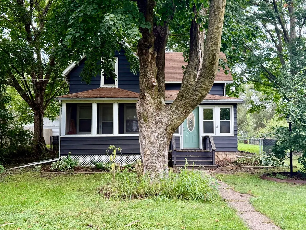 2211 Deets Road
