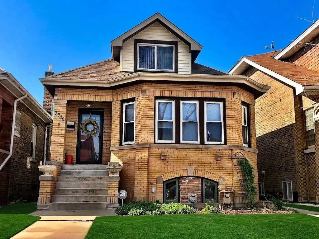 2936 N Kostner Avenue