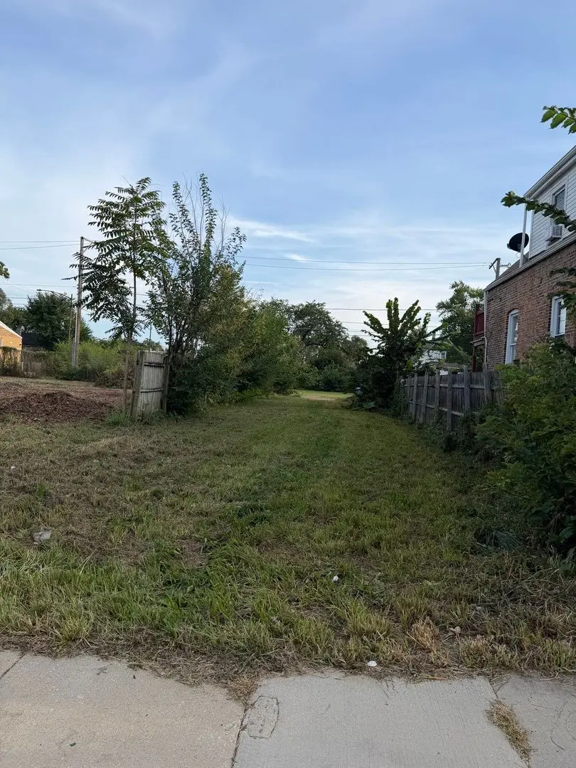 1207 W 71st Street