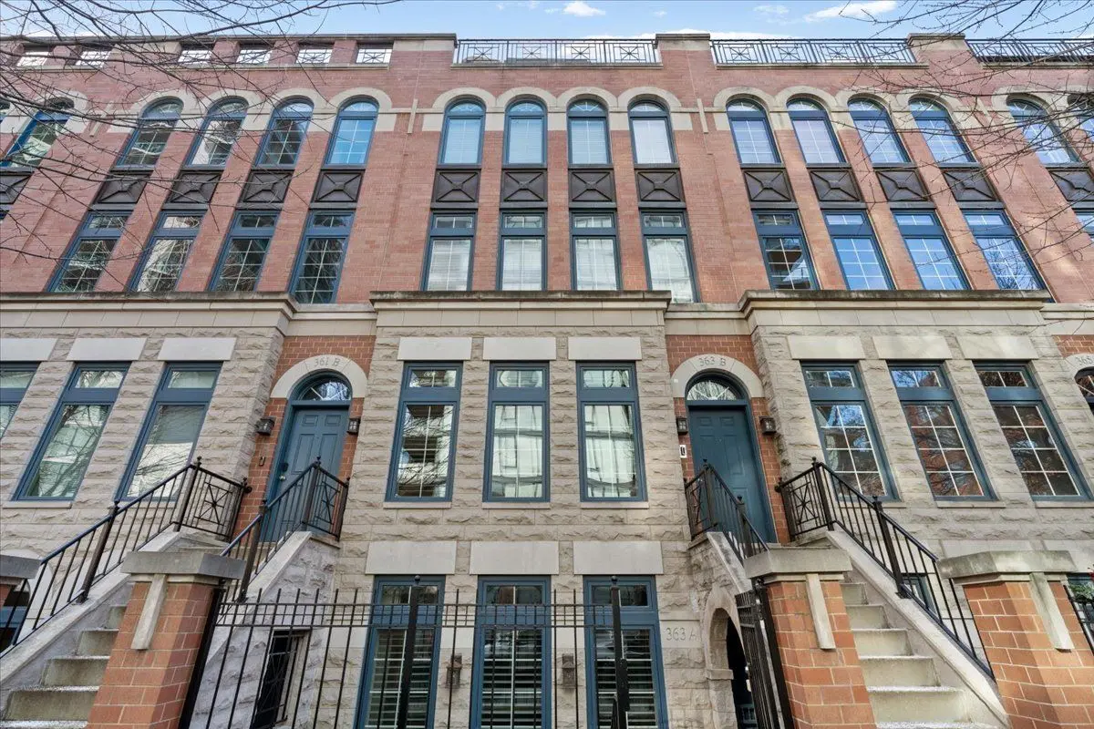 363 W SUPERIOR Street