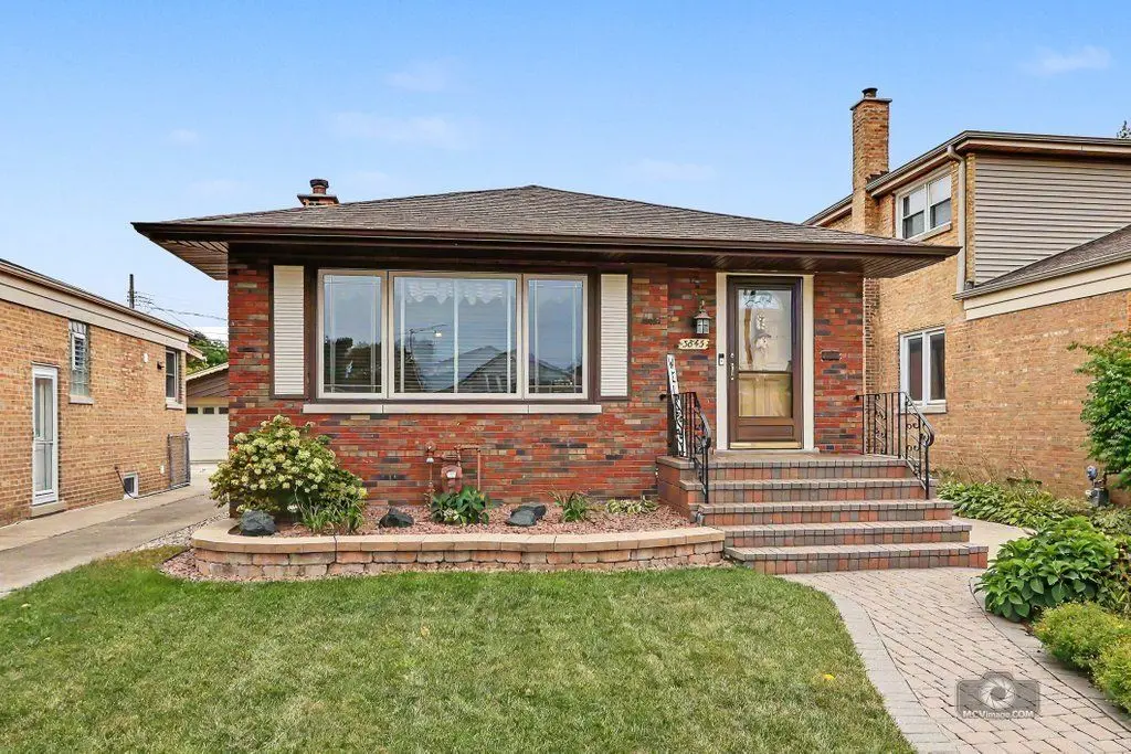 3843 W 107th Place