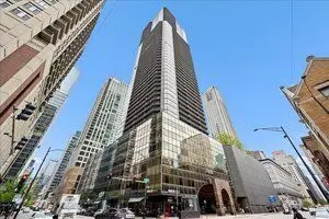 10 E Ontario Street