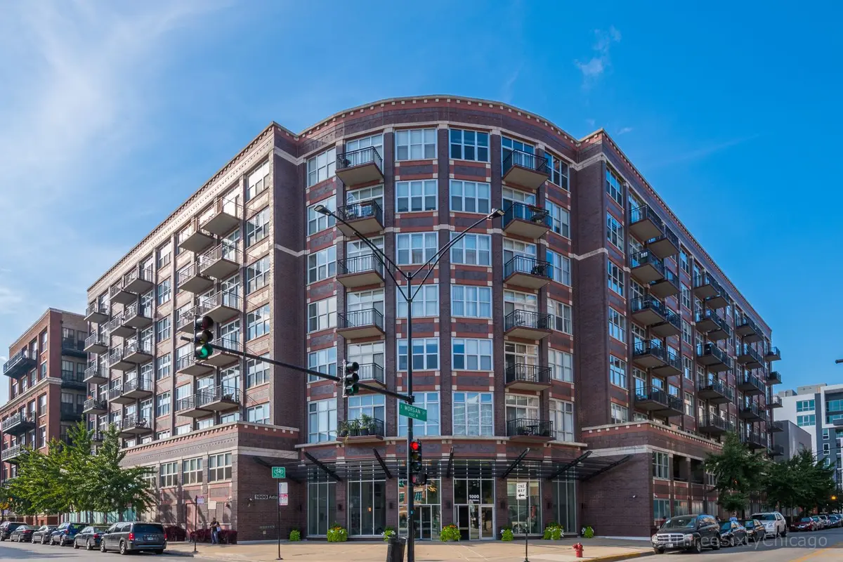 1000 W Adams Street