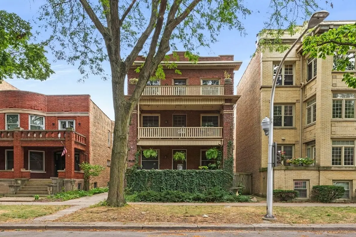 1347 W Granville Avenue