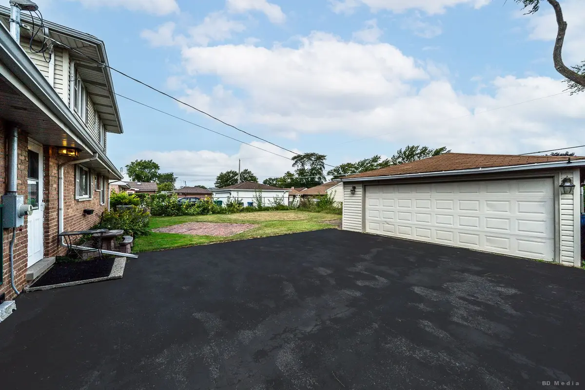 6314 W 85th Street