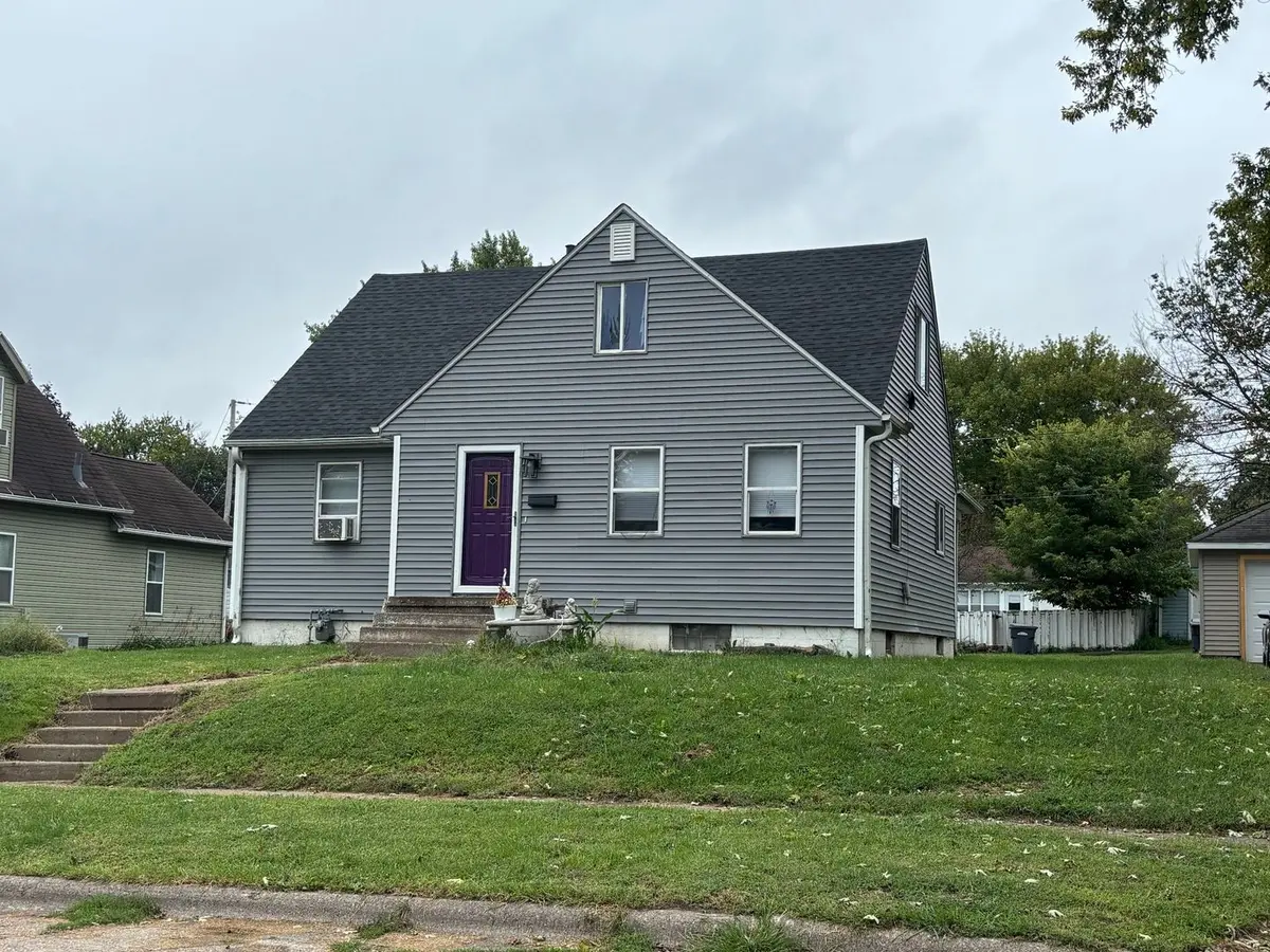 2440 Dunham Street
