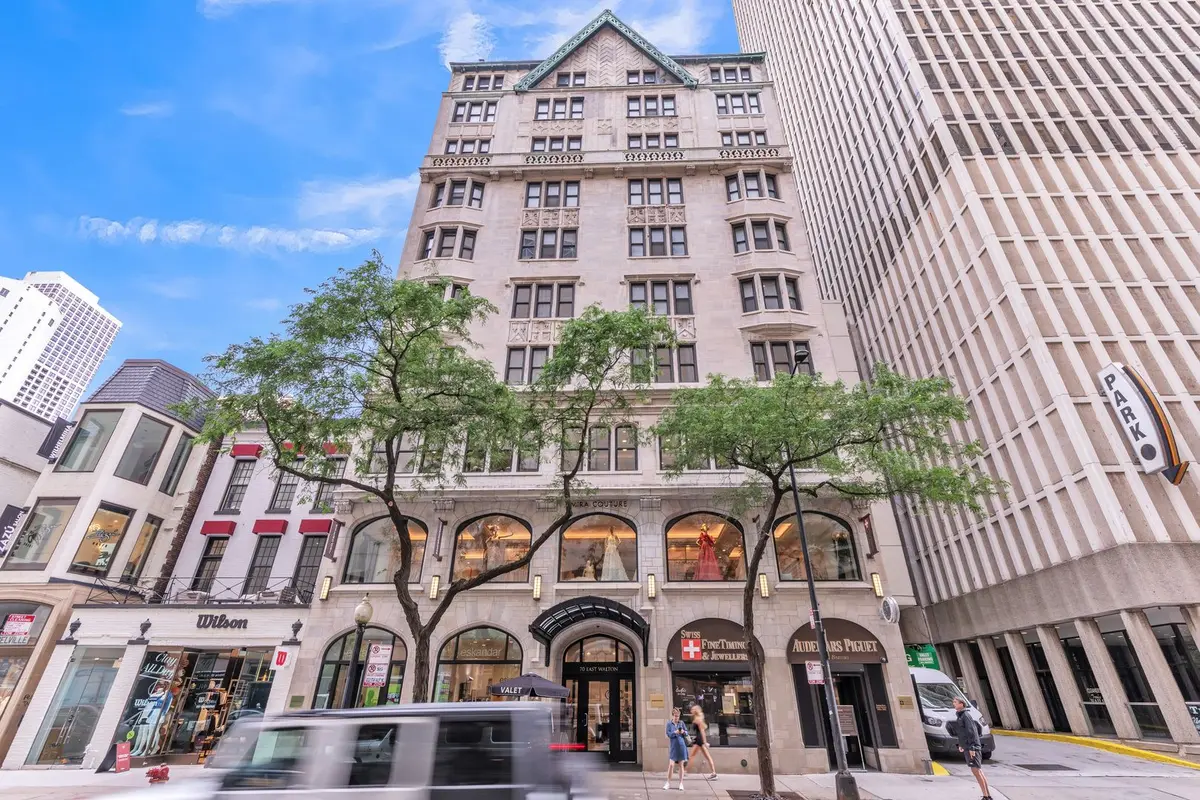 70 E WALTON Street