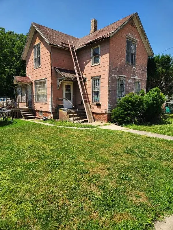 106 Lincoln Street